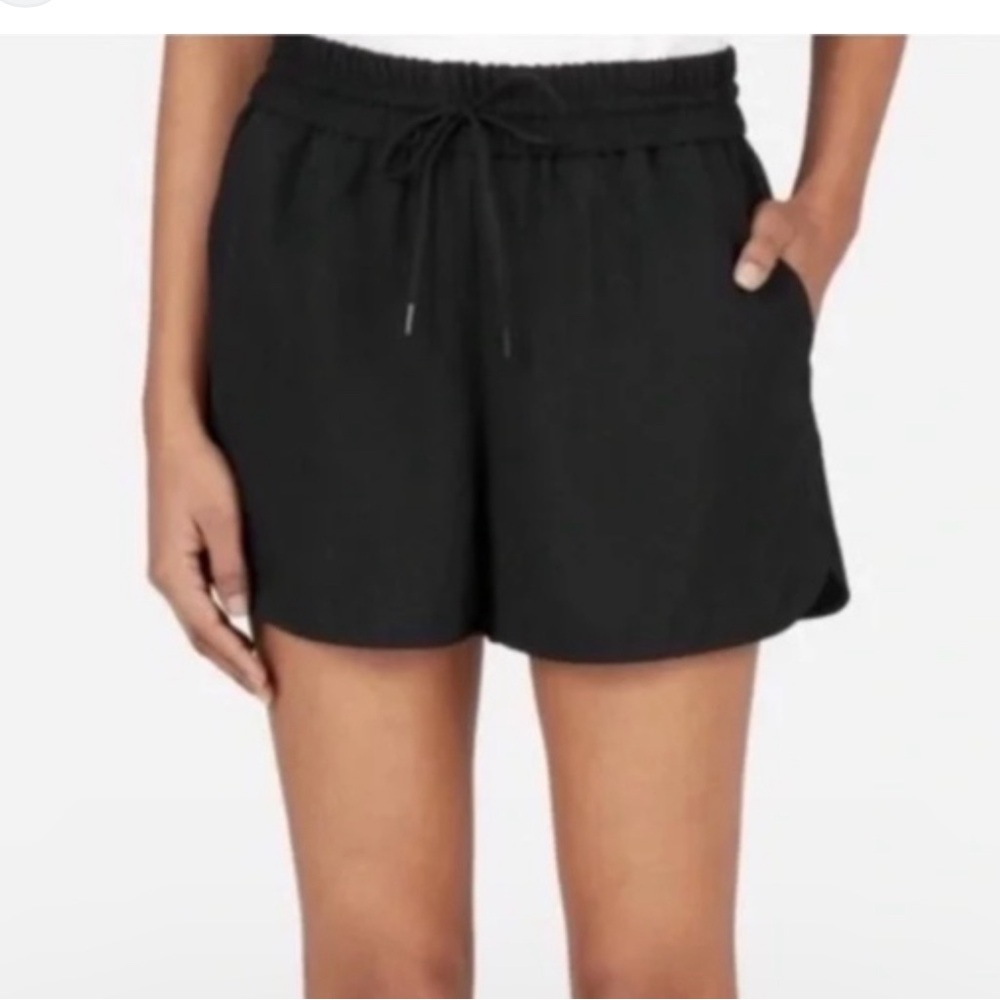 Everlane GoWeave shorts (M)